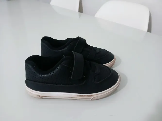 Vendo esse tênis infantil Menino num 24 usado em boas condições <br> menino<br> tamanho 24.