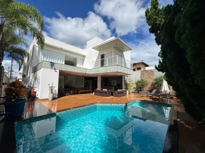 Casa à venda no condomínio Residencial Lago Sul em Bauru-SP.