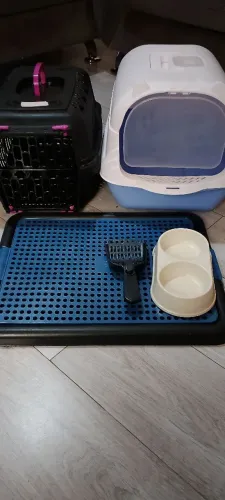 Kit banheiro sanitário, caixa de transporte, tapete sanitário para gatos.