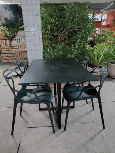 Mesa com 4 cadeiras Alegra