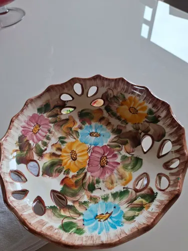 Fruteira pintada a mão