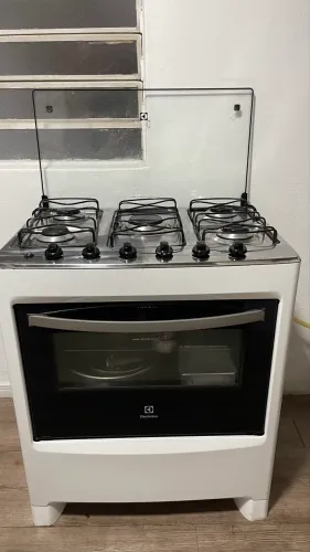 Fogão Eletrolux 5 bocas - SEMI NOVO 6 meses de uso