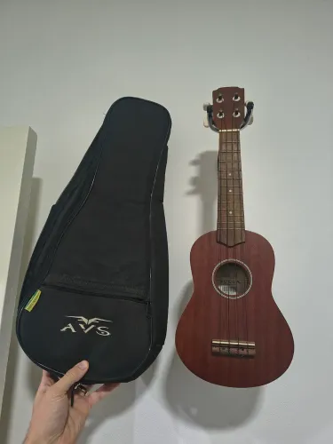 Ukulele Soprano Vogga VUK306 MH + Capa AVS