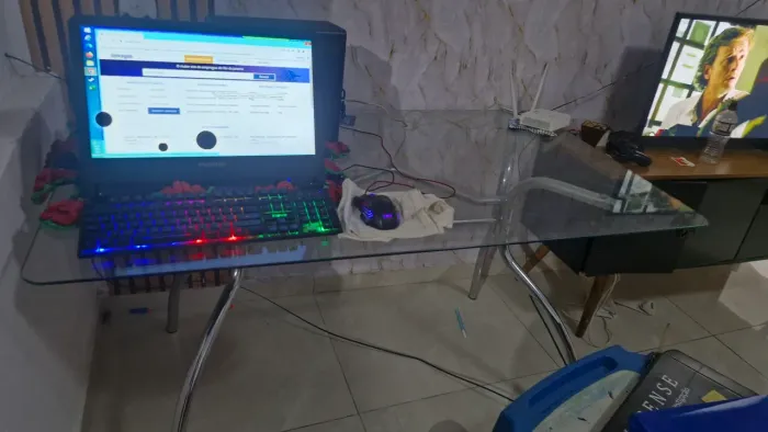 Vendo mesa de vidro retangular 