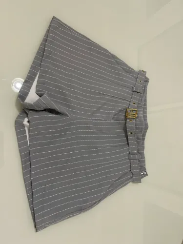 Short à venda 