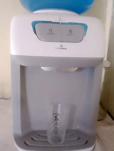 Bebedouro de mesa