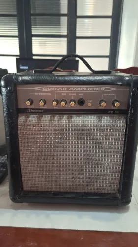 Amploficador de guitarra Meteoro Thor