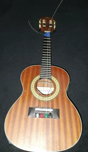 Cavaquinho Canhoto, Elétrico, com Capa, Cabo P10 e pedestal