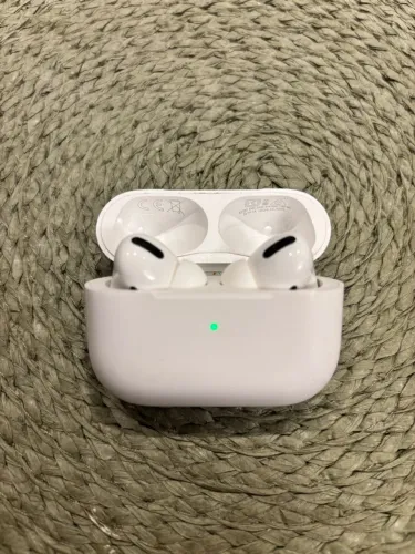 AirPods Pro (1ª geração) original Apple + cabo + capinha 