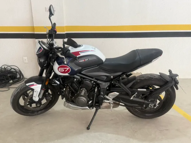 Triumph Trident 660 Tribute