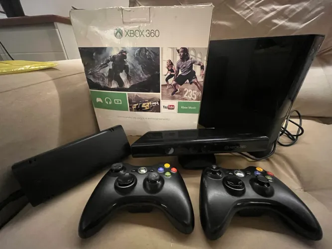 Xbox 360 Completo na caixa com 100 jogos, 500 gb e kinect