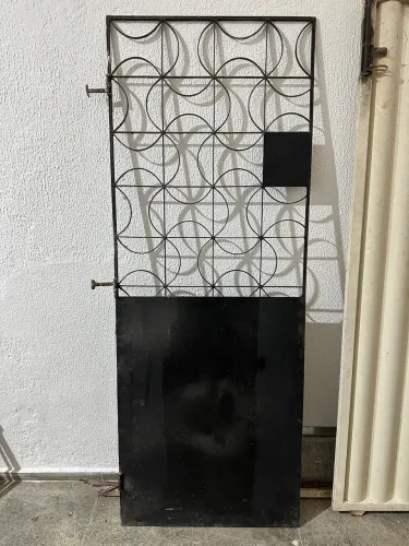 Grade de ferro em perfeito estado (ACEITO CARTÃO)