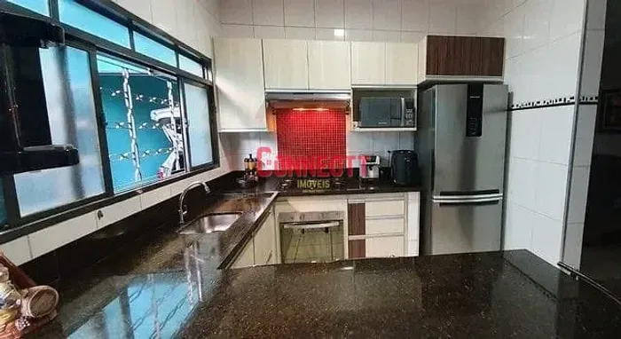 Casa com 3 dormitórios sendo 1 suíte à venda, 128 m² por R$ 385.000 - Jardim Florestan Fer