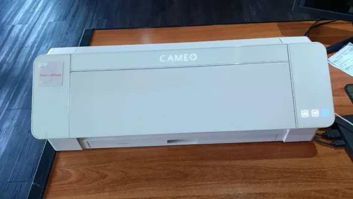 Silhouette cameo 4