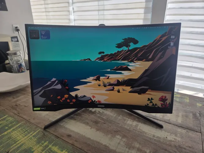 Monitor Curvo Samsung Odyssey G7 - 27"