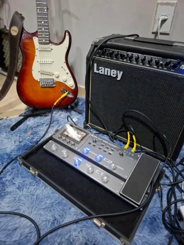 Caixa Laney LV 100
