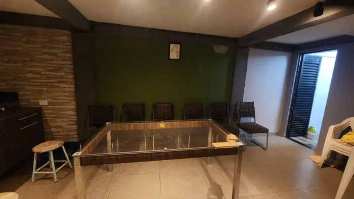 Mesa e cadeiras