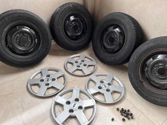 Rodas aro 13 com pneus