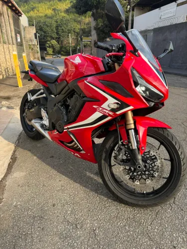 Cbr650R extremamente nova 