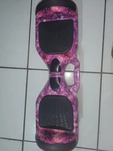 Hoverboard de 6,5 polegadas com design em padrão Galáxia Roxo/Rosa.