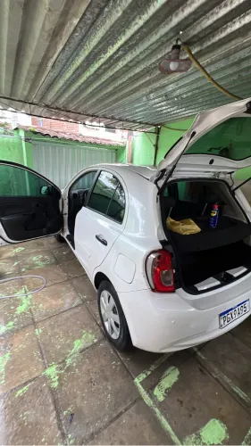 Nissan March 1.0 12V Flex 5P 2015