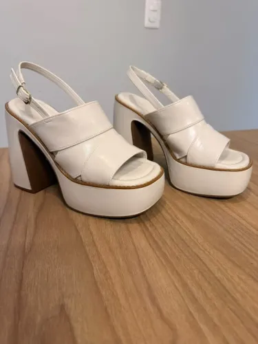sandália julis plataforma off-white 34