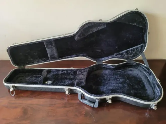 Case rigida para guitarras