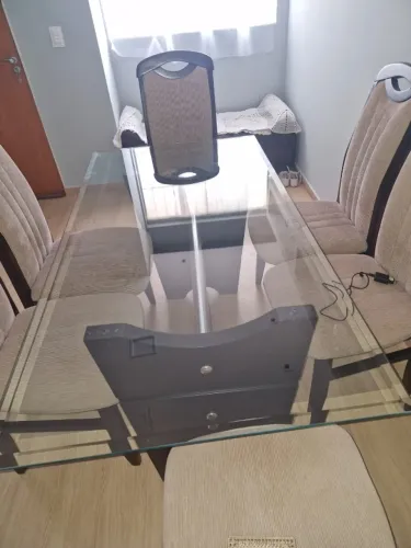 Mesa de jantar retangular 1,65cmX85cm (NÃO ACOMPANHA AS CADEIRAS) 