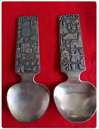2 colheres decorativa antiga _banhado a prata 