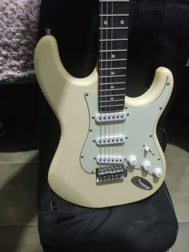 Guitarra Memphis MG 30 Nova, sem uso