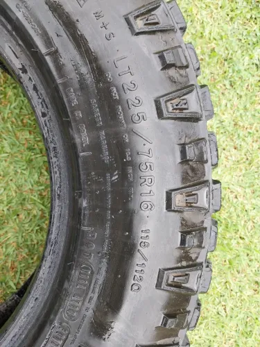4 pneus 225 75 16
