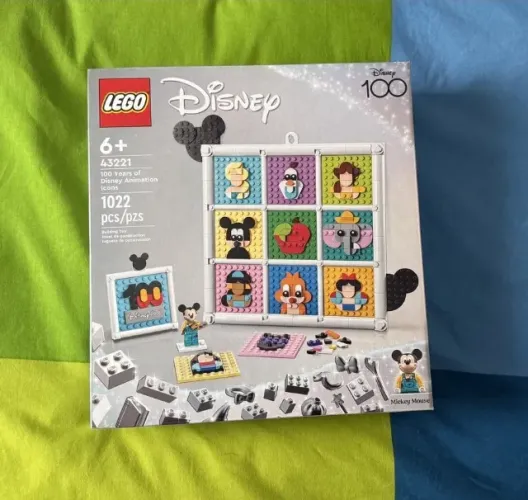 43221 LEGO Disney 43221 100 Anos de Ícones das Animações novo e lacrado