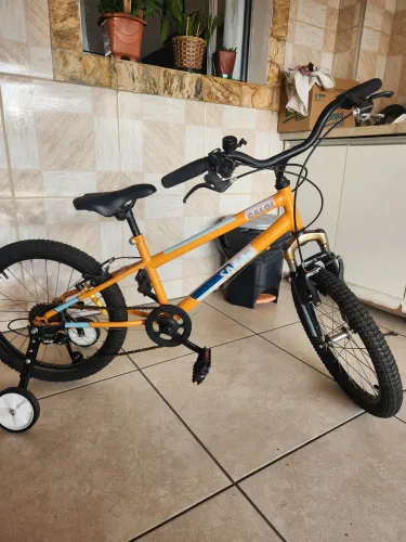 BICICLETA CALOI ARO 20