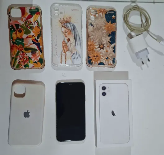 Iphone 11 64GB Branco - Impecável e com capinas 