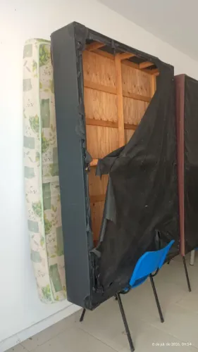Base de cama com colchão