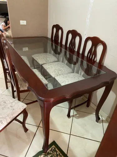Mesa de jantar com 6 cadeiras