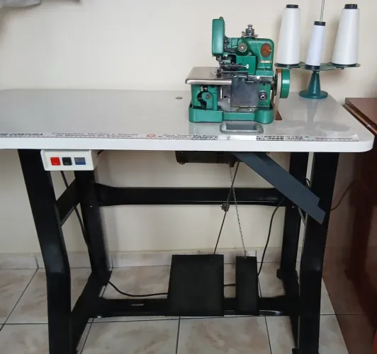 Maquina Overlock Semi Industrial