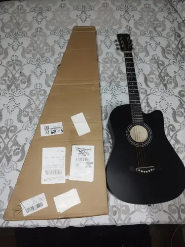 Violão iniciante. Nunca usado. 