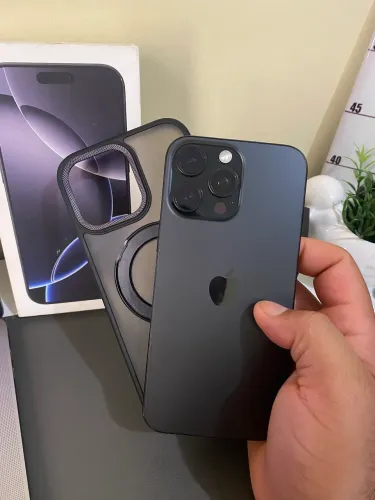 iPhone 16 Pro Max impecável 