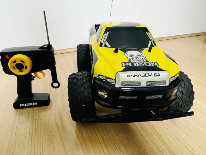 Carrinho de controle remoto Monster truck