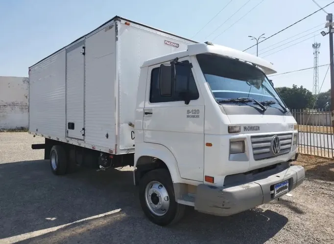 VENDO VW 8.120 WORKER NO PARCELAMENTO 