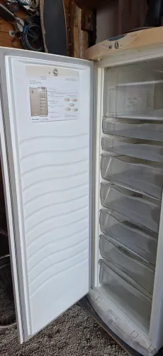 Freezer frost free