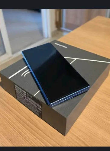 Samsung z Fold7 prata