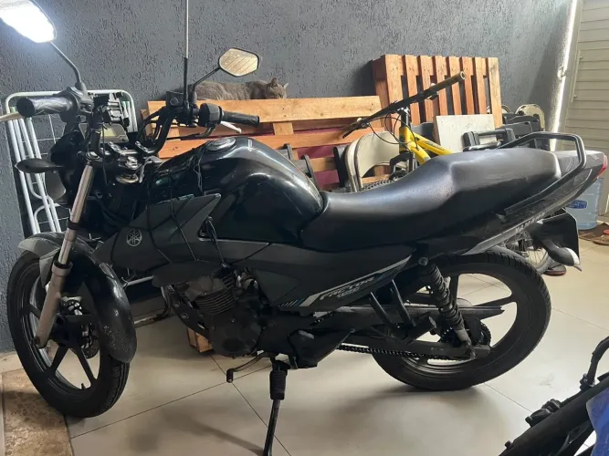 Vende se  Moto Factor 2022