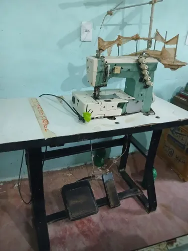 Vendo Máquina industrial de custura e bom estado