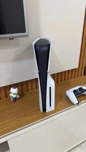 PS5 SLIM (COM LEITOR DE DISCOS)