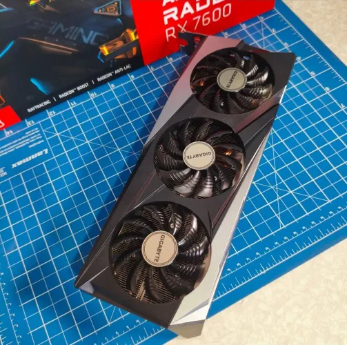 RX 7600 8G OC GIGABYTE <br>Radeon RX 7600 8GB<br>Gigabyte Gaming OC 