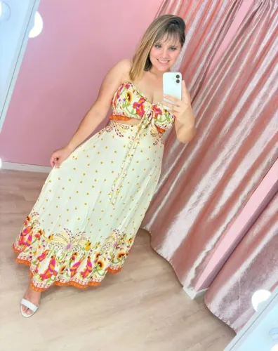 Conjunto tomara que caia saia com recorte.