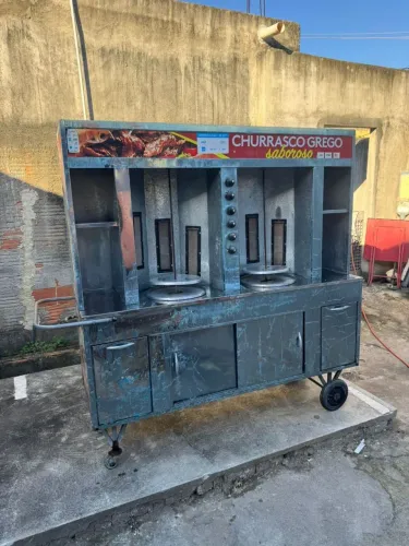 Carroça de churrasco grego