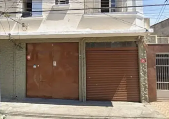 Galpão na Rua Irmã Carolina, 233  150 m²